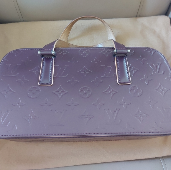 Louis Vuitton Shelton - Picture 6 of 16